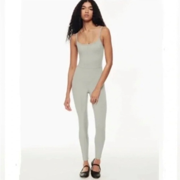 Aritzia Wilfred Free Divinity Jumpsuit Romper Small Light Green Athleisure Yoga - Picture 3 of 16